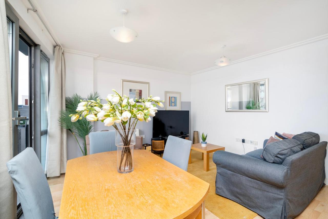 Cosy Flat Right Opp Tube Station Leilighet London Eksteriør bilde