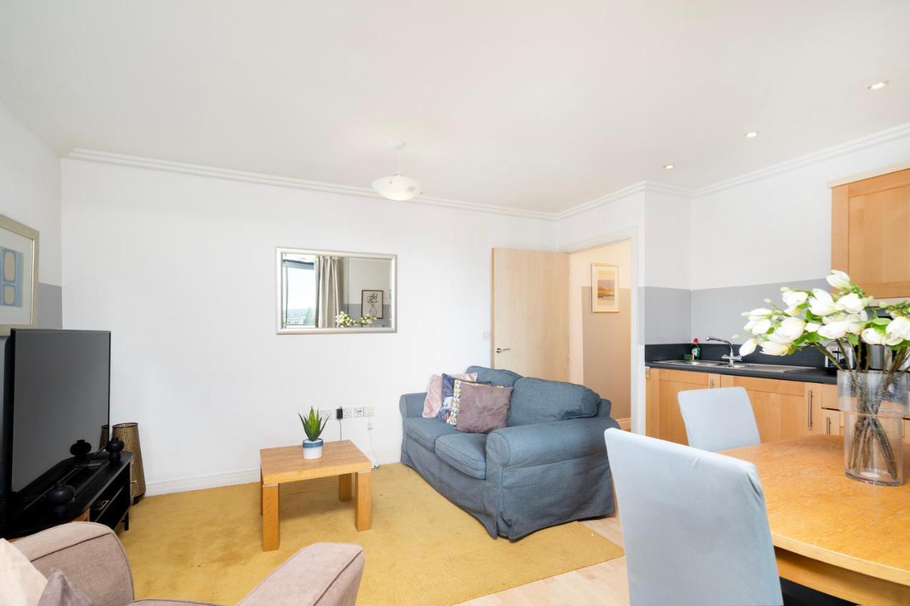 Cosy Flat Right Opp Tube Station Leilighet London Eksteriør bilde