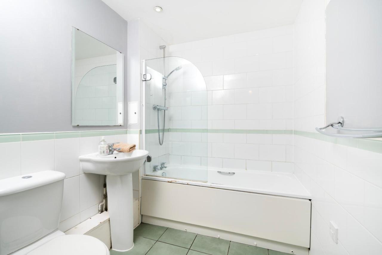 Cosy Flat Right Opp Tube Station Leilighet London Eksteriør bilde