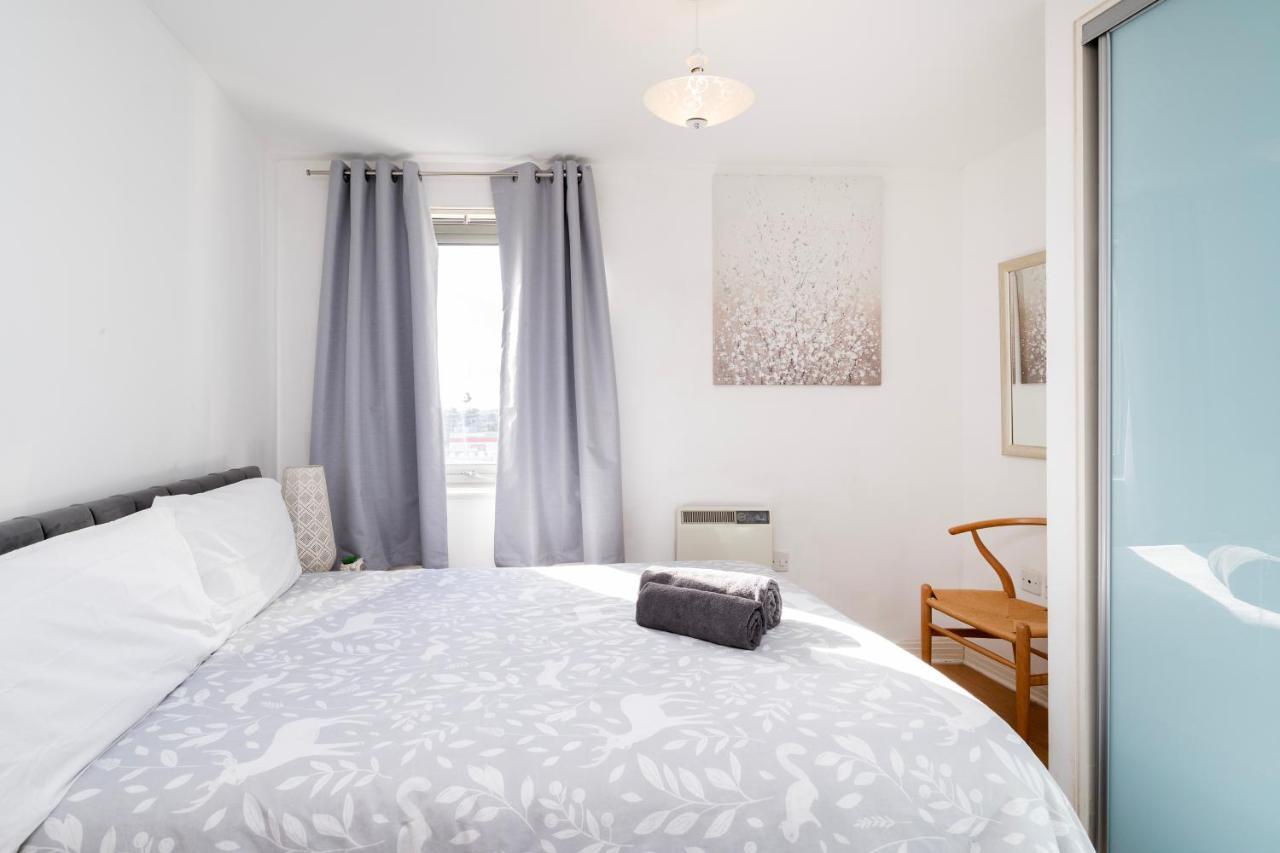 Cosy Flat Right Opp Tube Station Leilighet London Eksteriør bilde