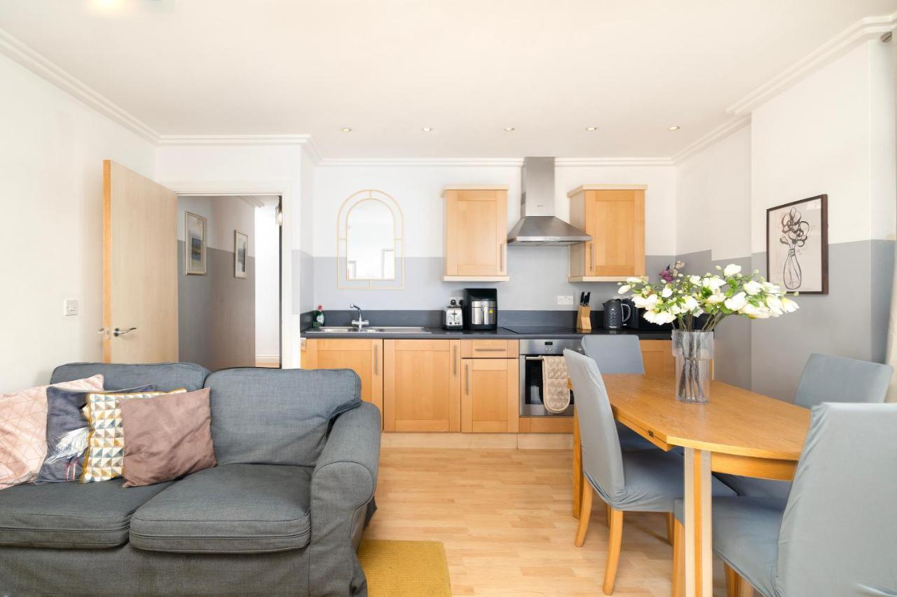 Cosy Flat Right Opp Tube Station Leilighet London Eksteriør bilde